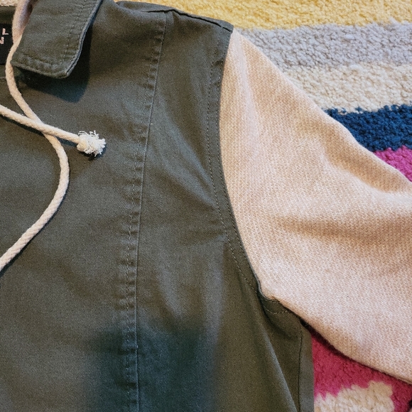 Juniors Size Medium Tinsel Town Army Green Jacket With Sweatshirt Sleeves & Hood - Picture 5 of 9